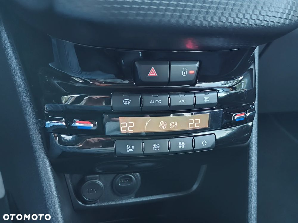 Peugeot 2008 - 23