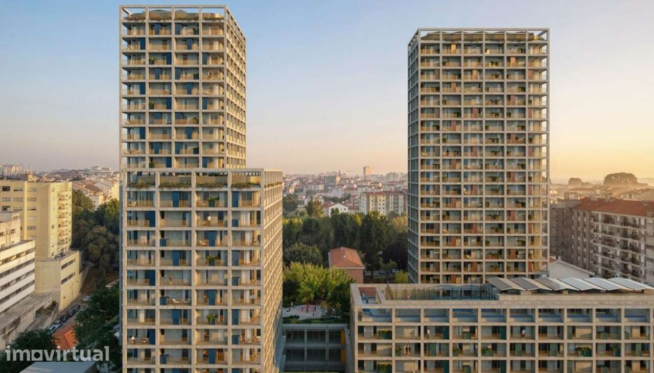 Fernão Magalhães 127: Apartamento T2 com varandas no centro do Porto - Grande imagem: 2/23