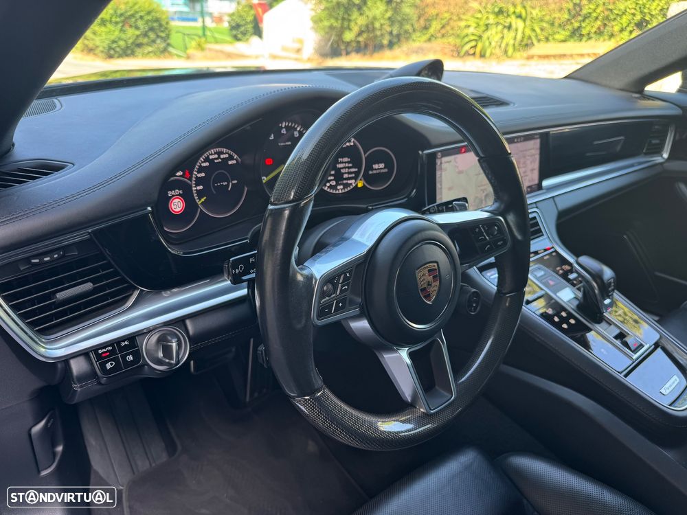 Porsche Panamera Sport Turismo - 18
