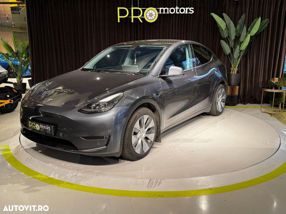 Tesla Model Y - 4
