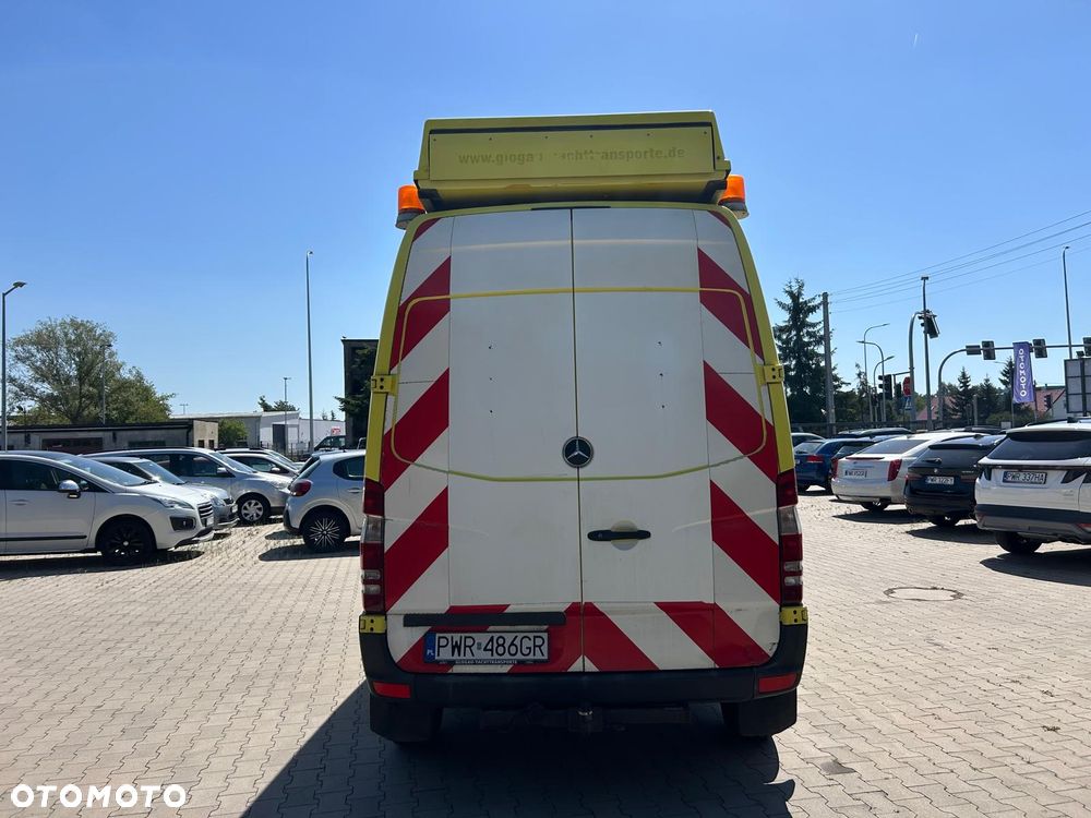 Mercedes-Benz Sprinter - 5
