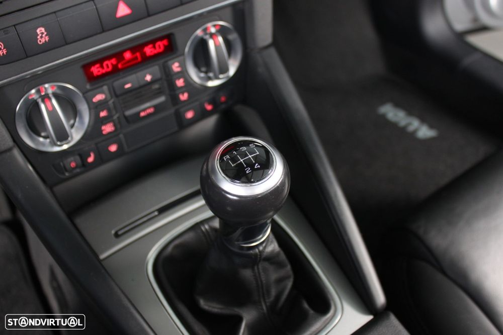 Audi A3 Cabrio 1.6 TDi Attraction - 31