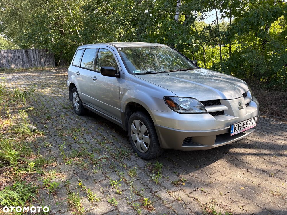 Mitsubishi Outlander - 3