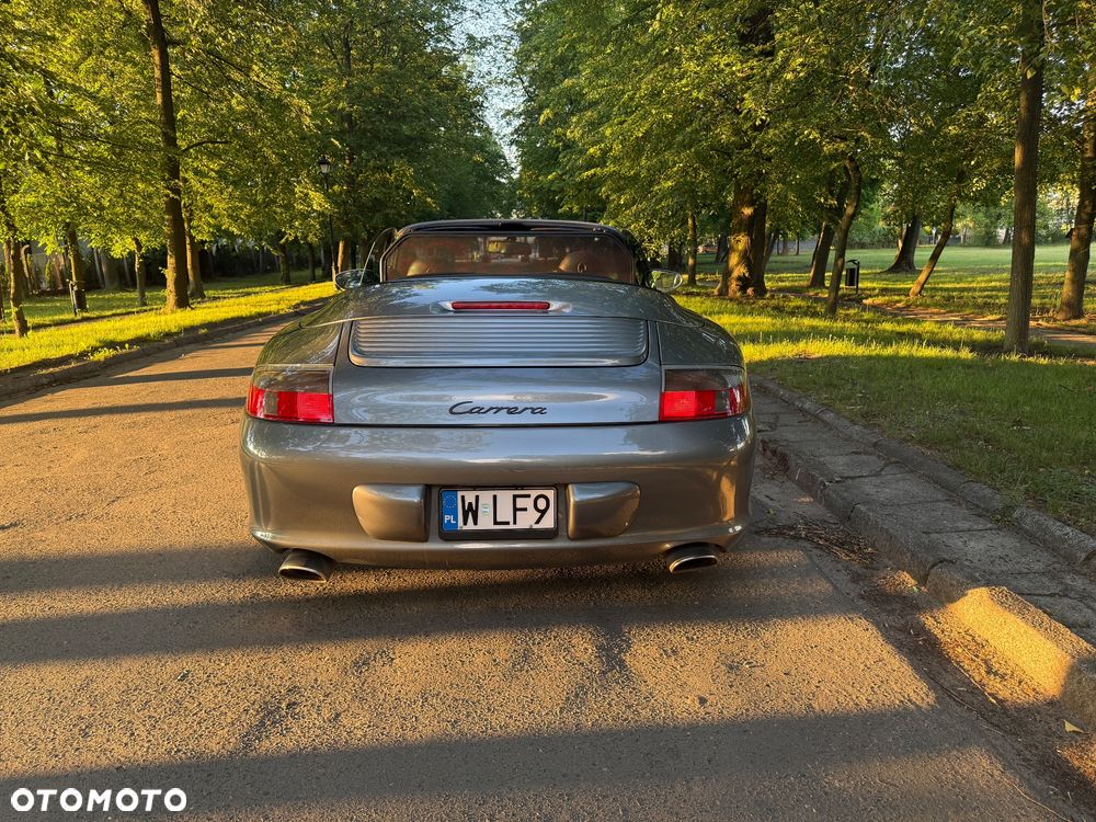 Porsche 911 Carrera - 6