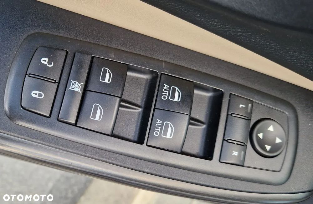 Jeep Cherokee - 17