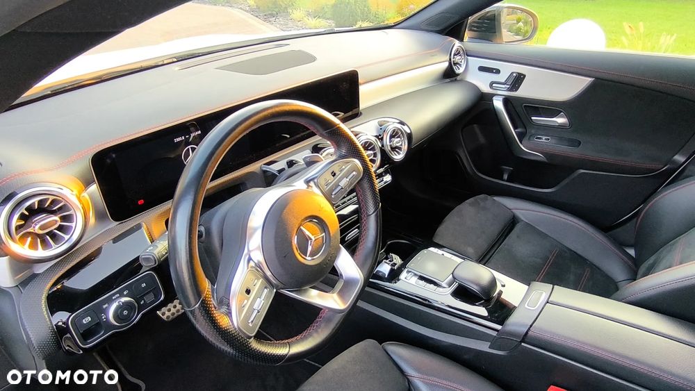 Mercedes-Benz CLA 220 AMG Line 7G-DCT - 11