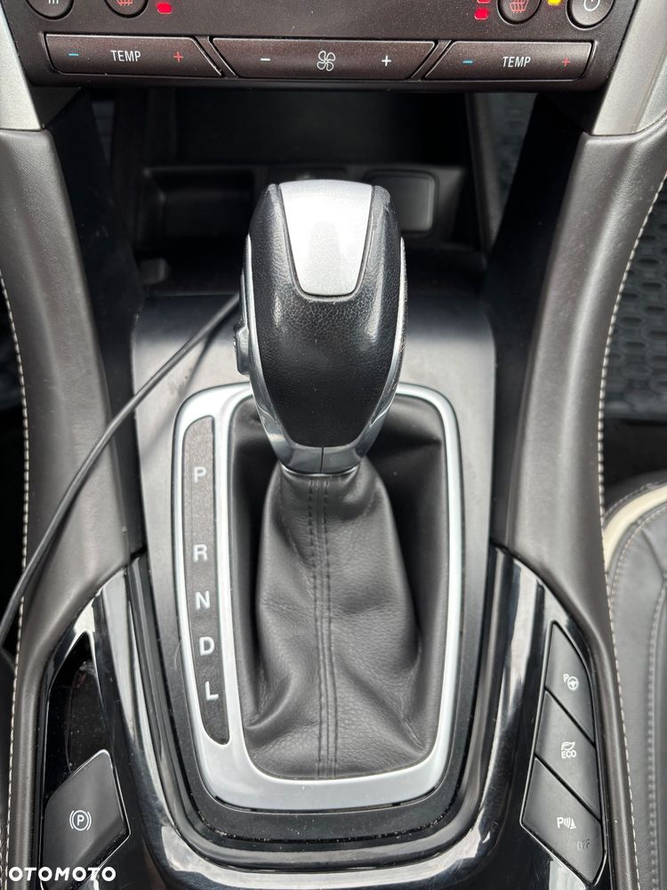 Ford Mondeo 2.0 Hybrid Vignale - 32