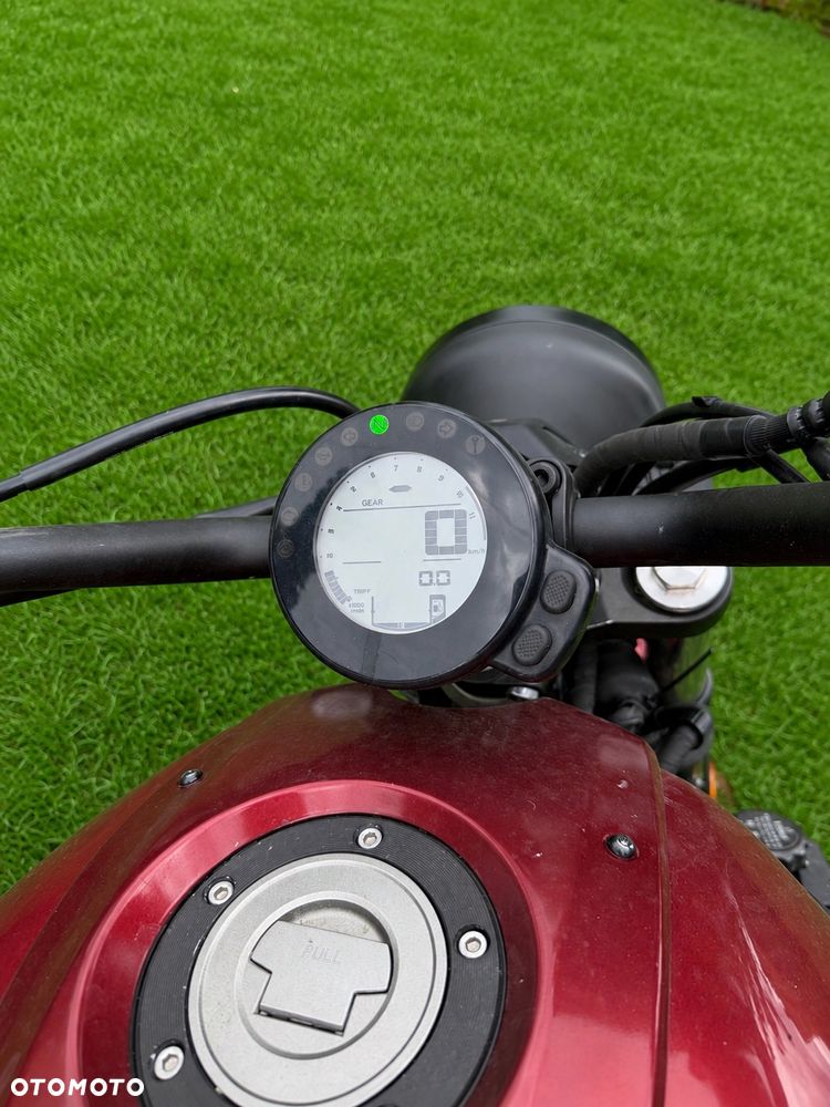 Yamaha XSR - 4