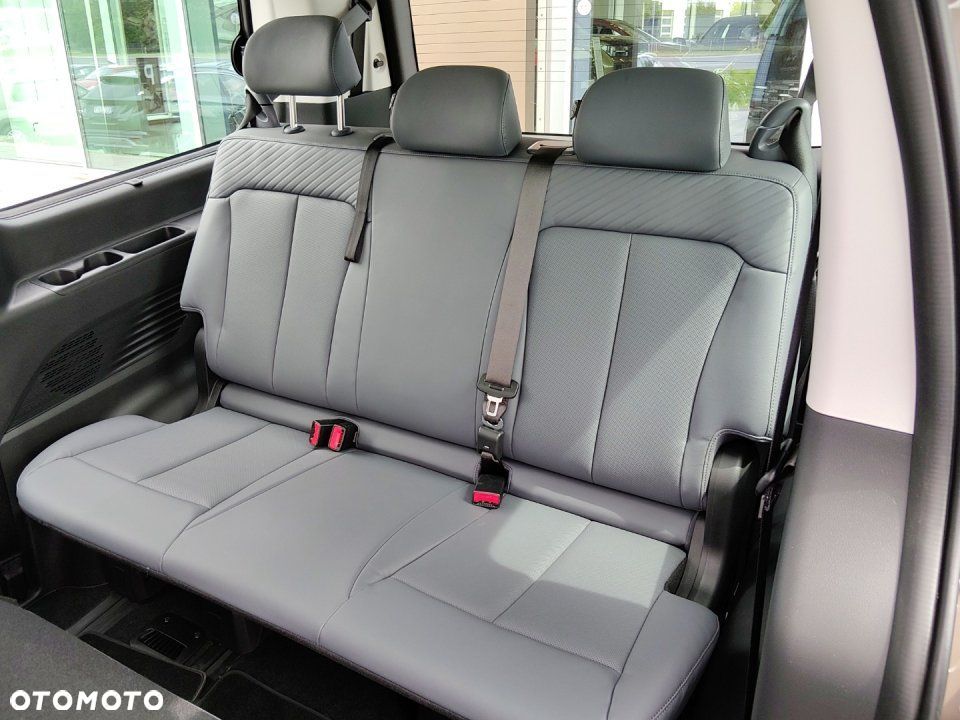 Hyundai Staria - 23