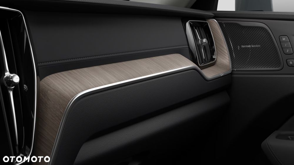 Volvo XC 60 B5 B AWD Ultra Bright - 8