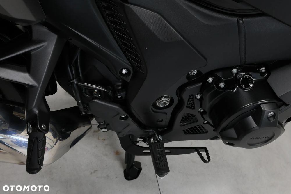 Honda VFR - 23