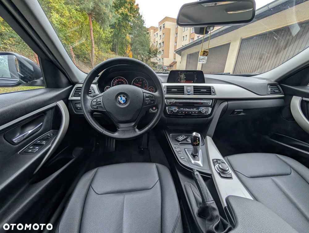 BMW Seria 3 318d Touring - 8