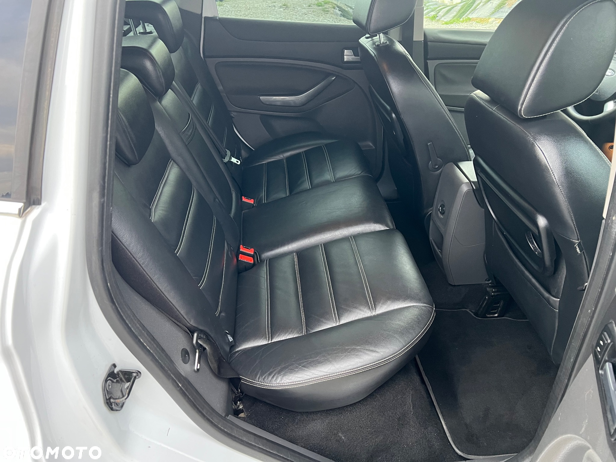 Ford Kuga 2.0 TDCi 4x4 Titanium - 25