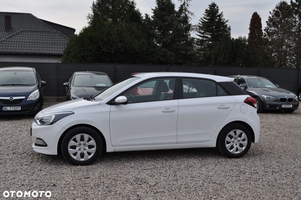 Hyundai i20 1.2 Pure - 11