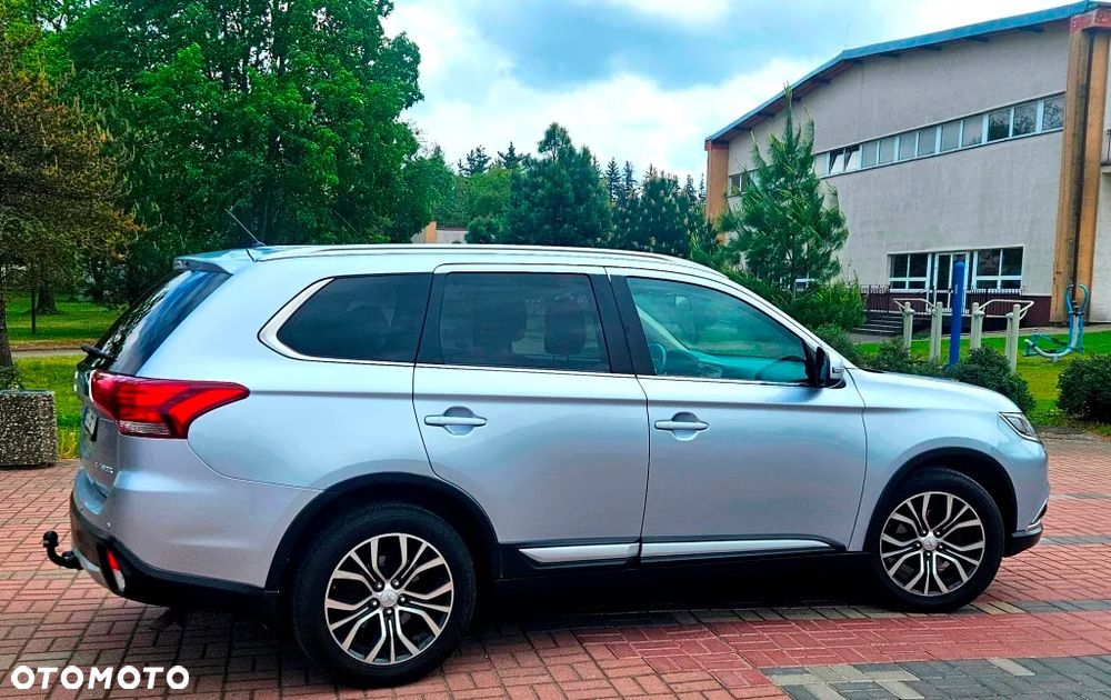 Mitsubishi Outlander 2.0 4WD Invite - 5