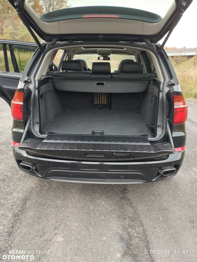 BMW X5 5.0i xDrive - 12