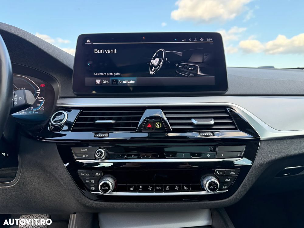BMW Seria 5 530e xDrive Touring Aut. Luxury Line - 24