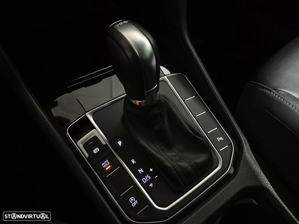 VW Golf Sportsvan 1.6 TDI Highline DSG - 19