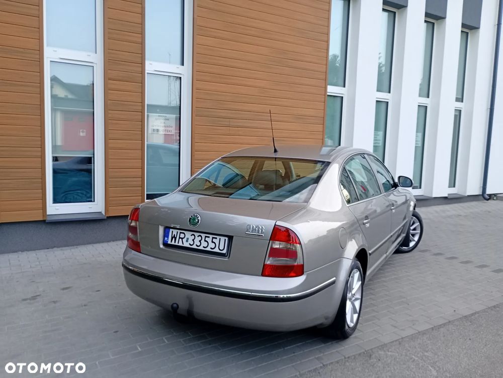 Skoda Superb 2.0 TDI DPF Platinum - 29