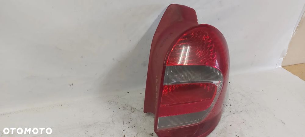 .  TYL TYLNA LAMPA PRAWA RENAULT GRAND MODUS - 2