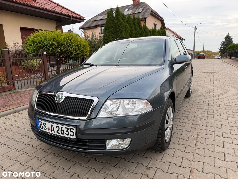 Skoda Octavia 1.6 Combi Ambiente - 10