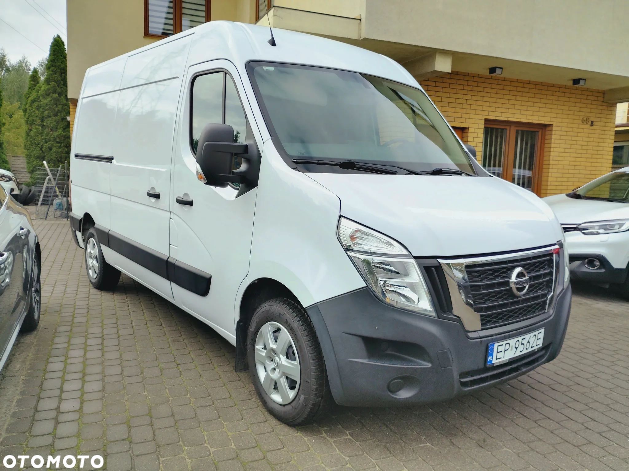Nissan NV400 - 1