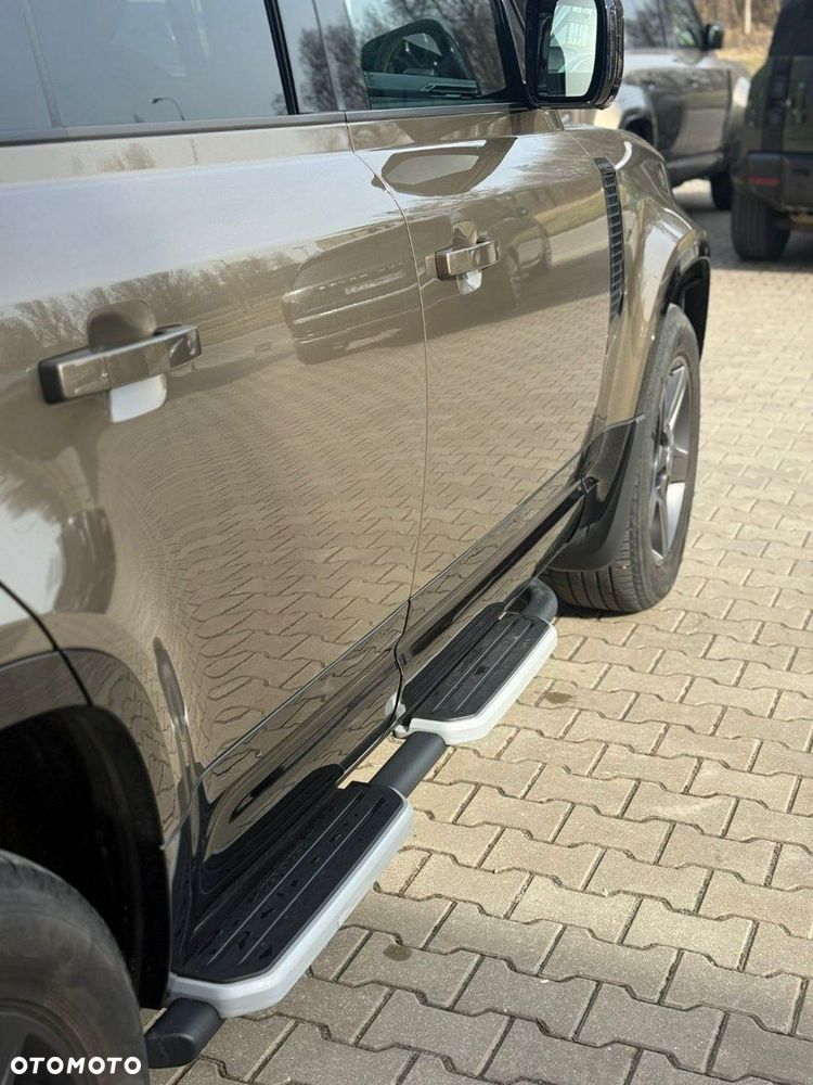 Land Rover Defender - 11