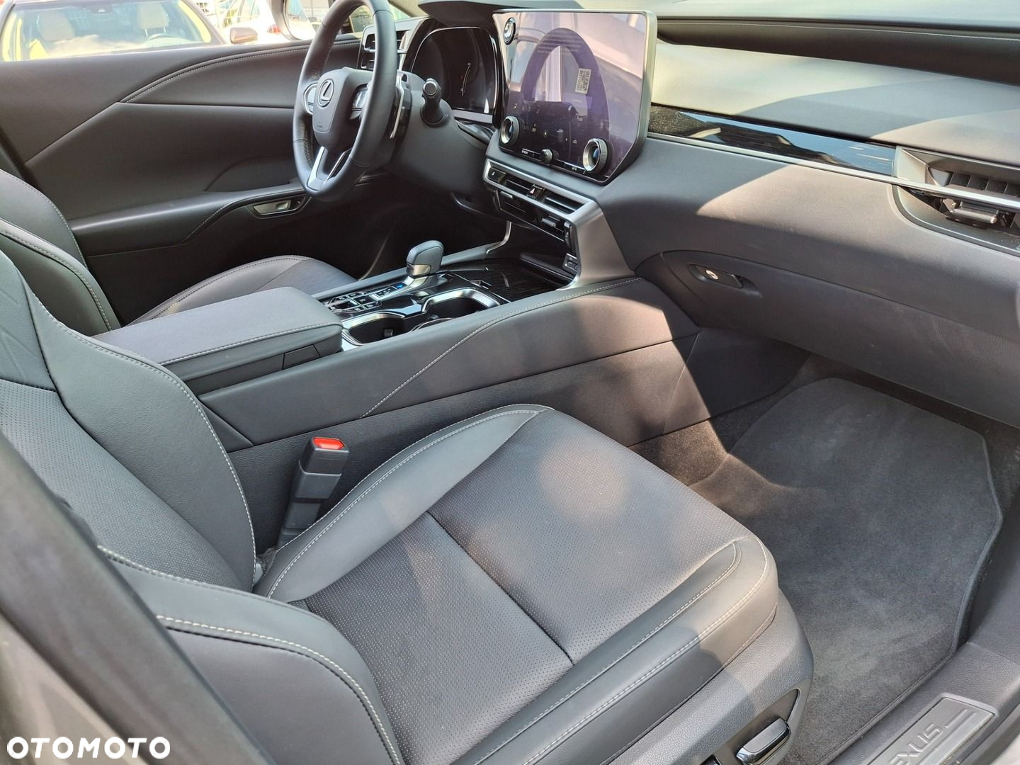 Lexus RX - 11