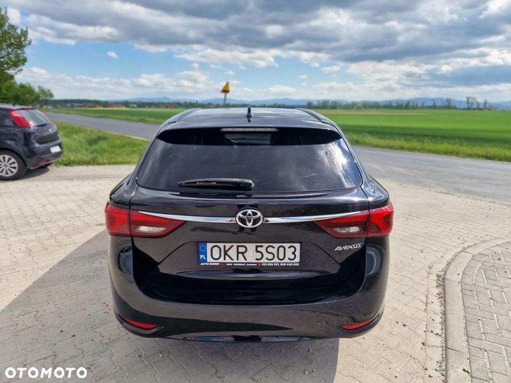 Toyota Avensis 2.0 D-4D Selection - 12