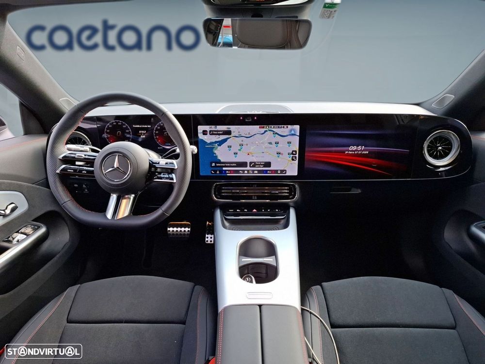 Mercedes-Benz CLA 350 EQ Shooting Brake 4Matic - 12