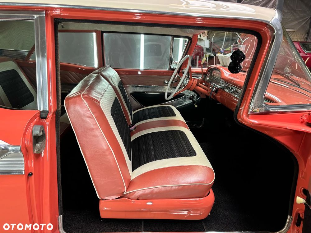 Ford Fairlane - 13