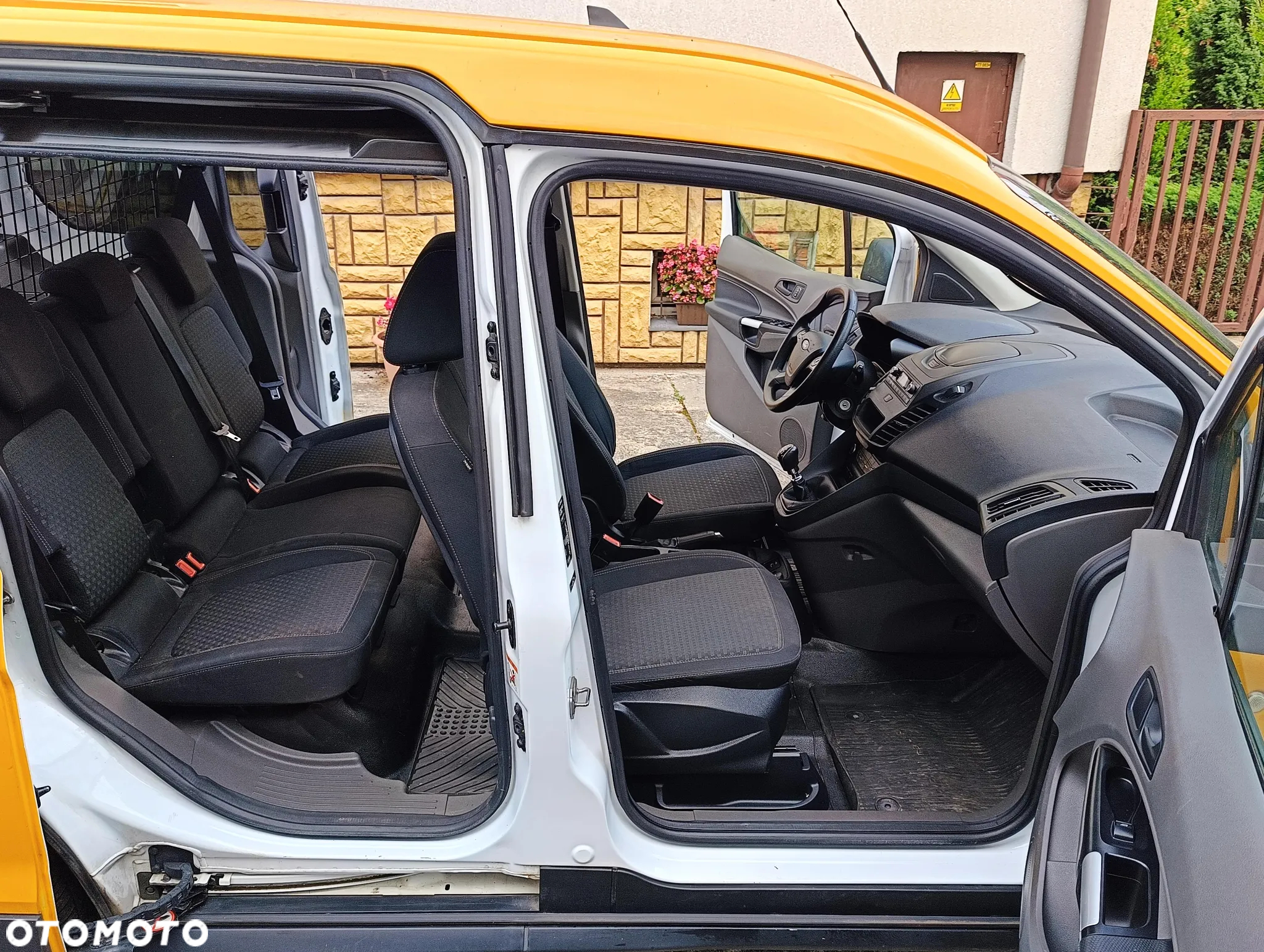 Ford Tourneo Connect 1.5 EcoBlue Start-Stop Trend - 25