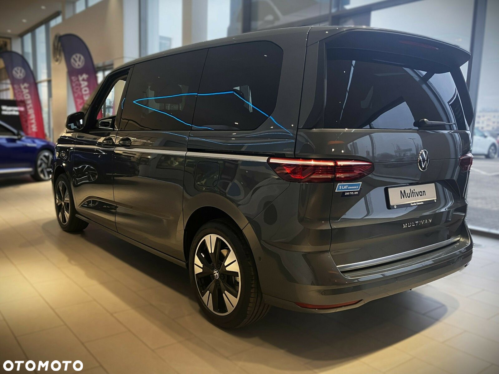 Volkswagen Multivan - 4