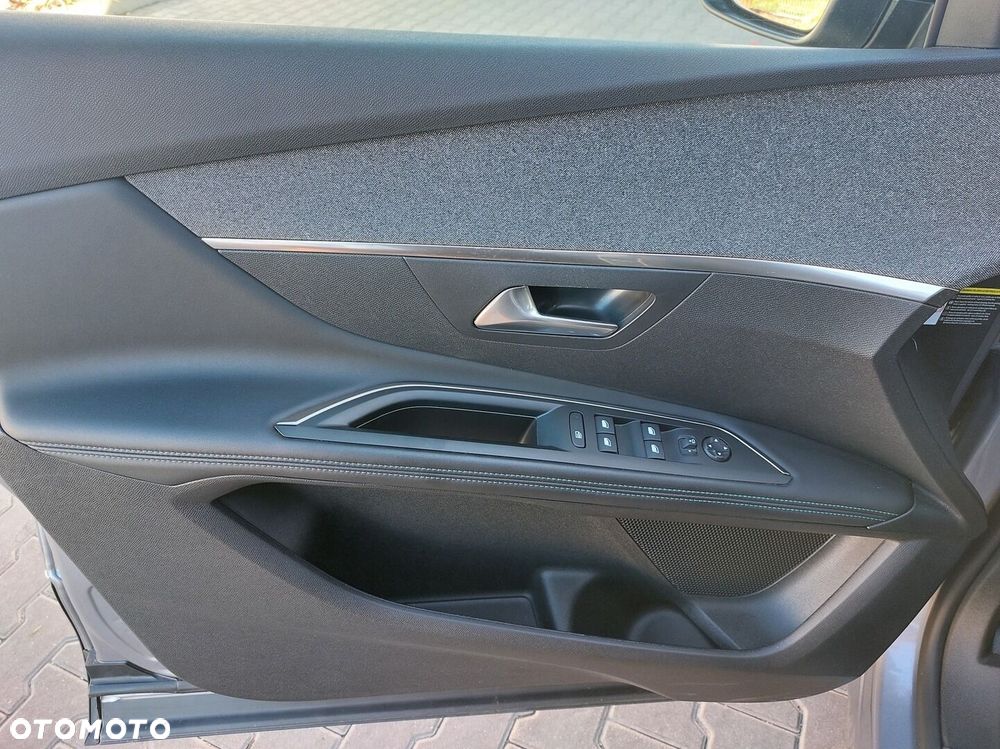 Peugeot 3008 1.2 PureTech Allure Pack S&S EAT8 - 12
