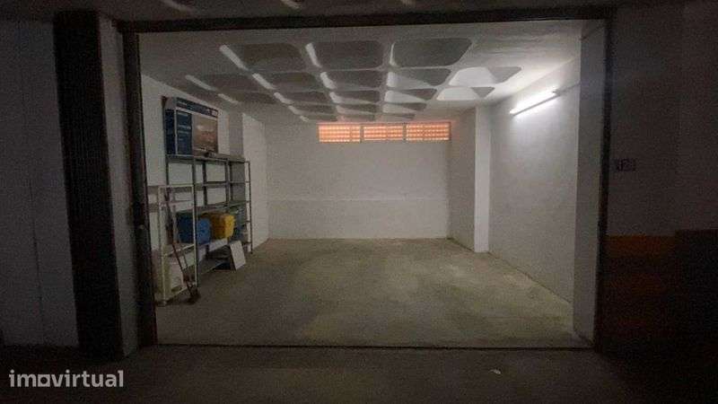 Aluga-se Garagem Fechada na Praia da Rocha - Grande imagem: 4/6