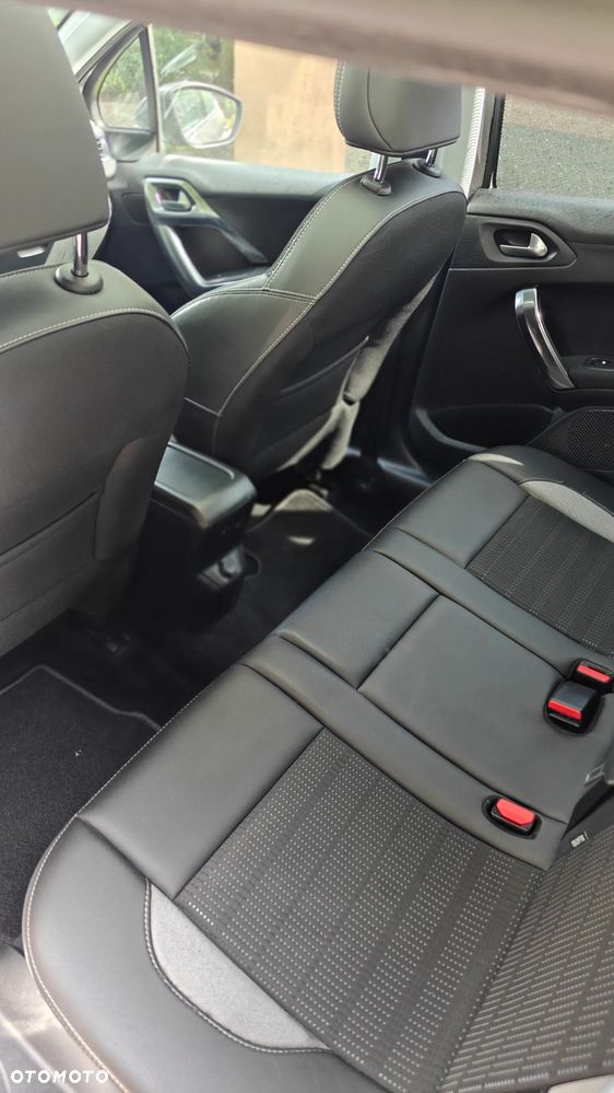Peugeot 2008 1.6 BlueHDi Allure - 6