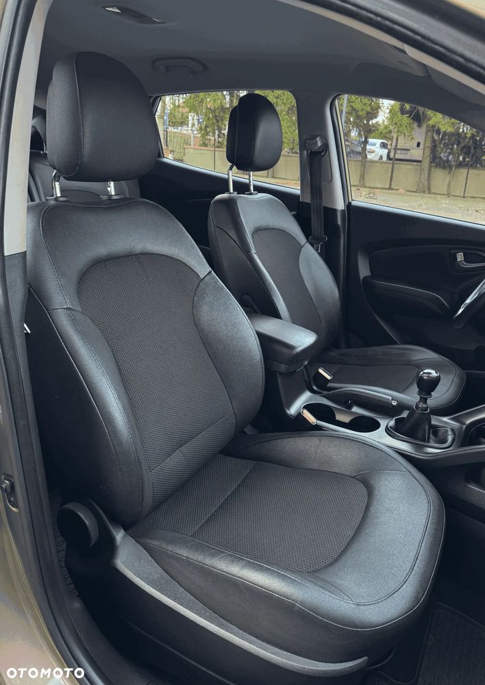 Hyundai ix35 1.6 2WD Fifa World Cup Edition - 29