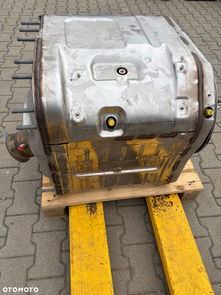 Katalizator MAN TG3 TGX D30 wydech tłumik 81.15103-6320 - 4