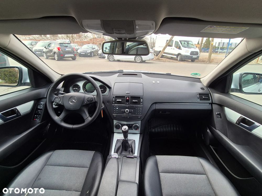 Mercedes-Benz Klasa C 220 CDI Avantgarde - 29