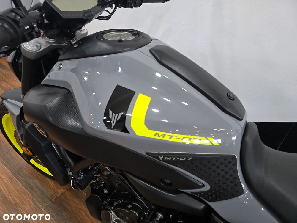 Yamaha MT - 8