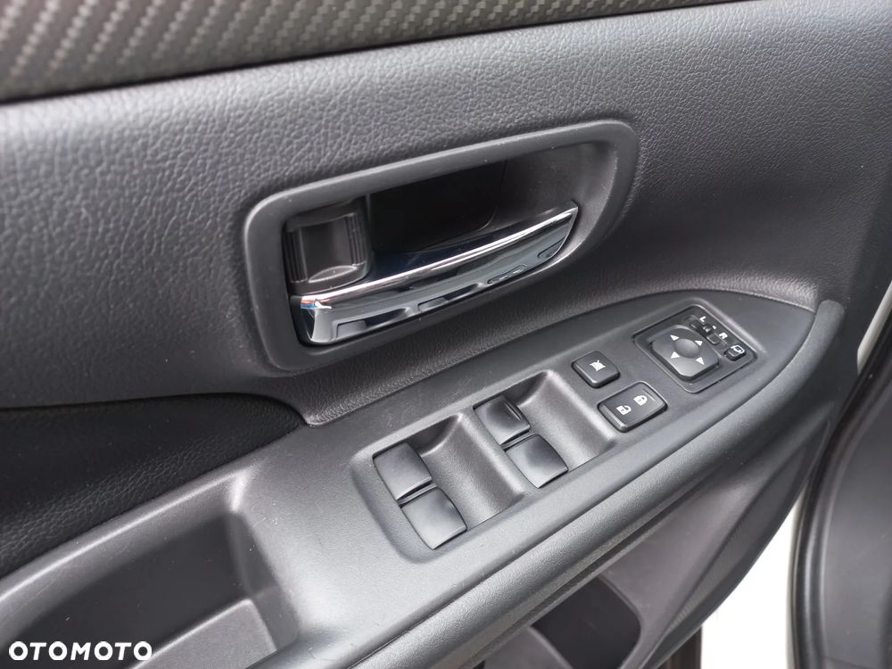 Mitsubishi Outlander 2.2 DI-D 4WD Automatik Diamant Edition - 7