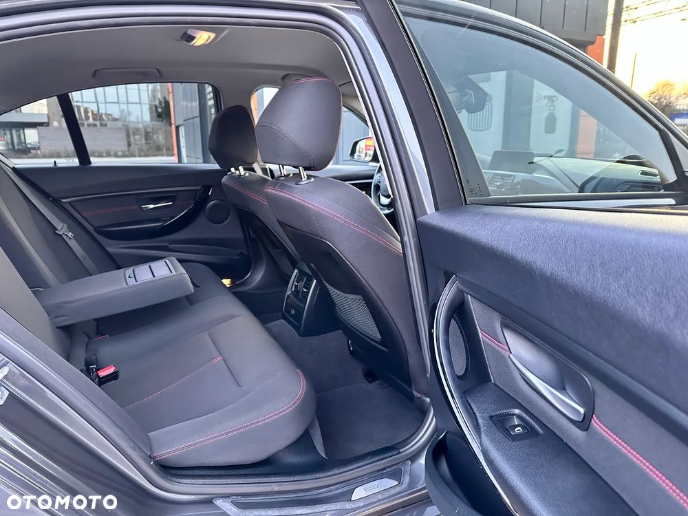 BMW Seria 3 320d Sport Line - 20