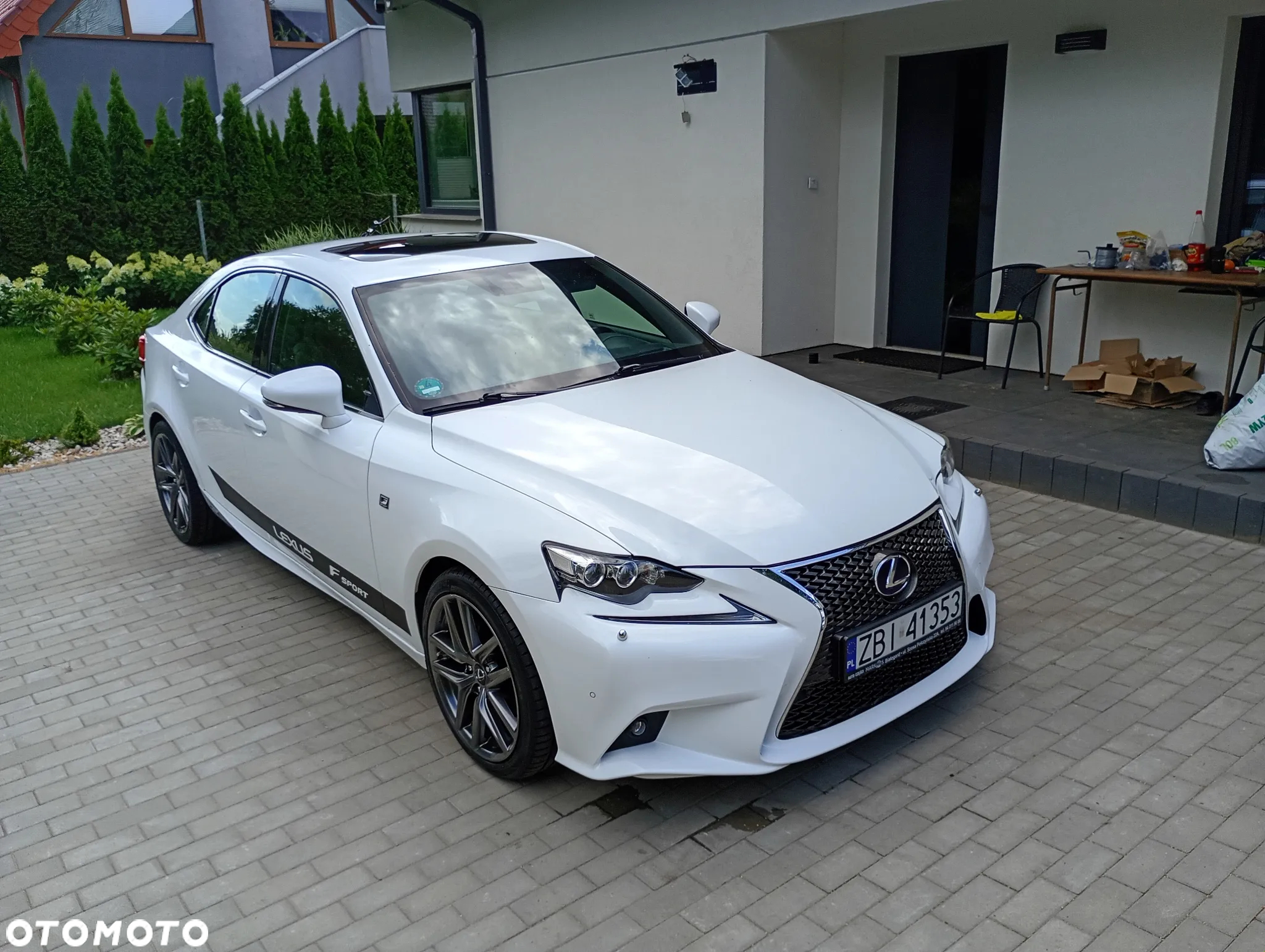 Lexus IS 300h F Sport - 9