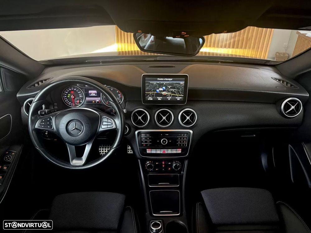 Mercedes-Benz A 180 d 7G-DCT AMG Line - 3