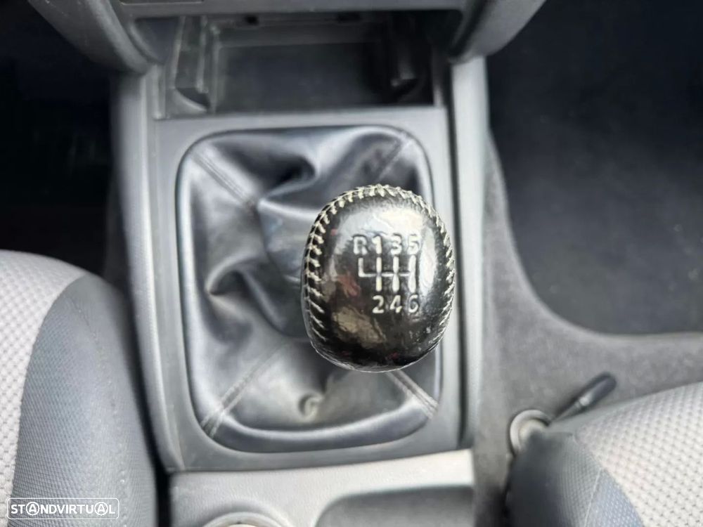 Mitsubishi L200 2.4 DI-D CD Invite 4WD - 12