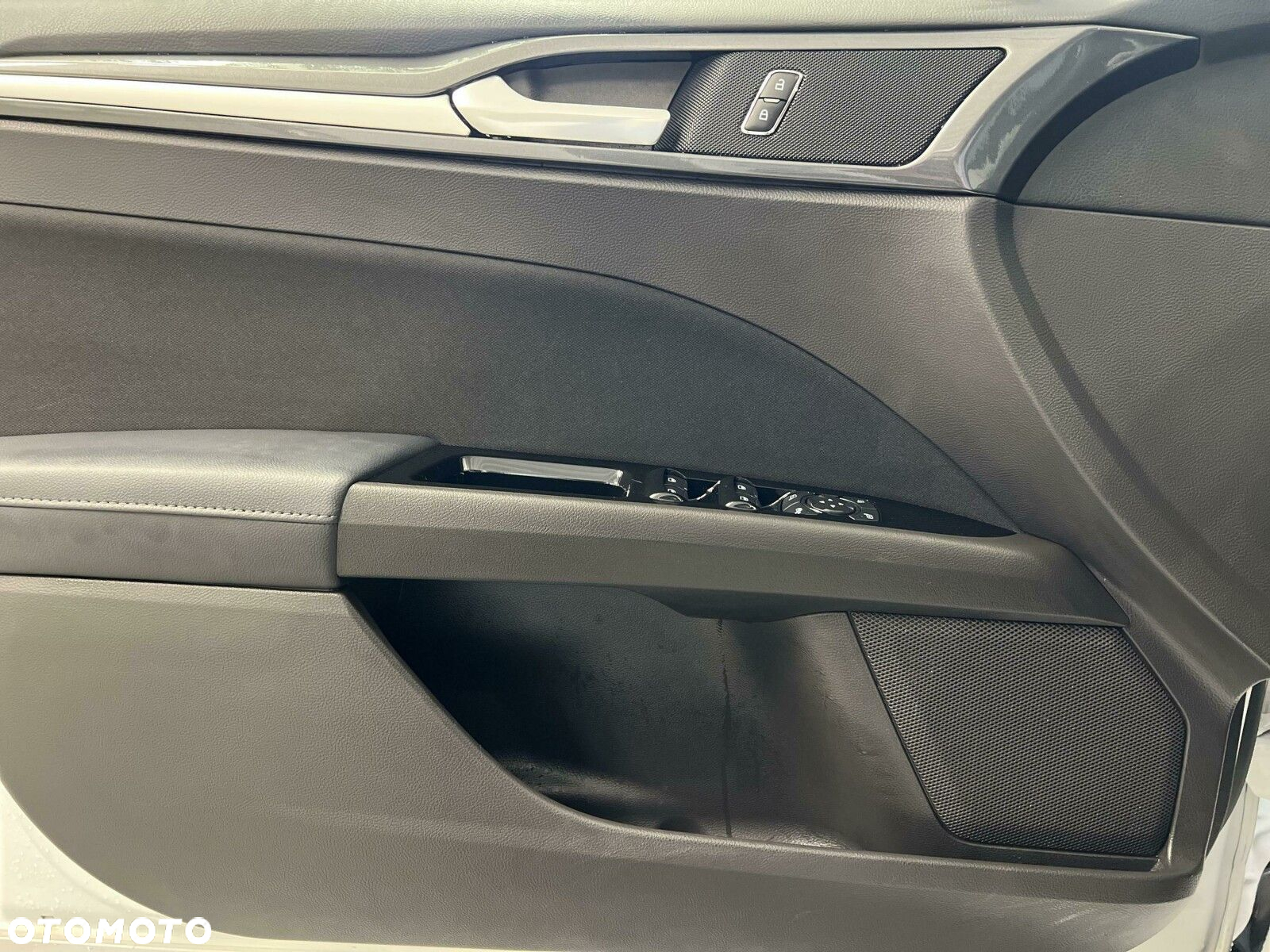 Ford Mondeo - 23