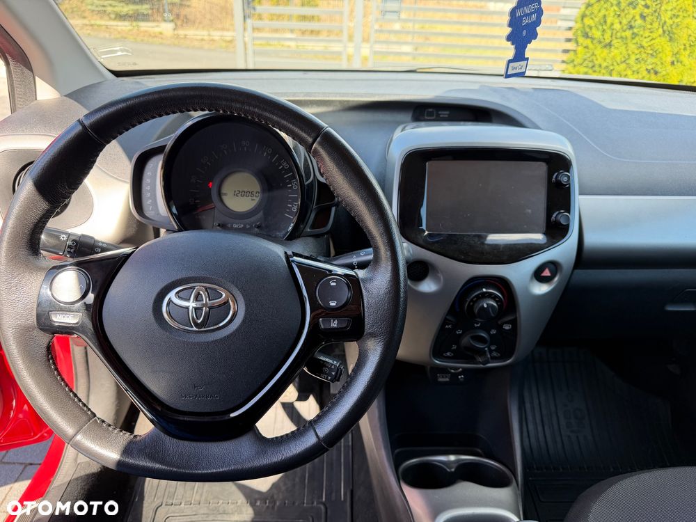 Toyota Aygo x-play touch - 8