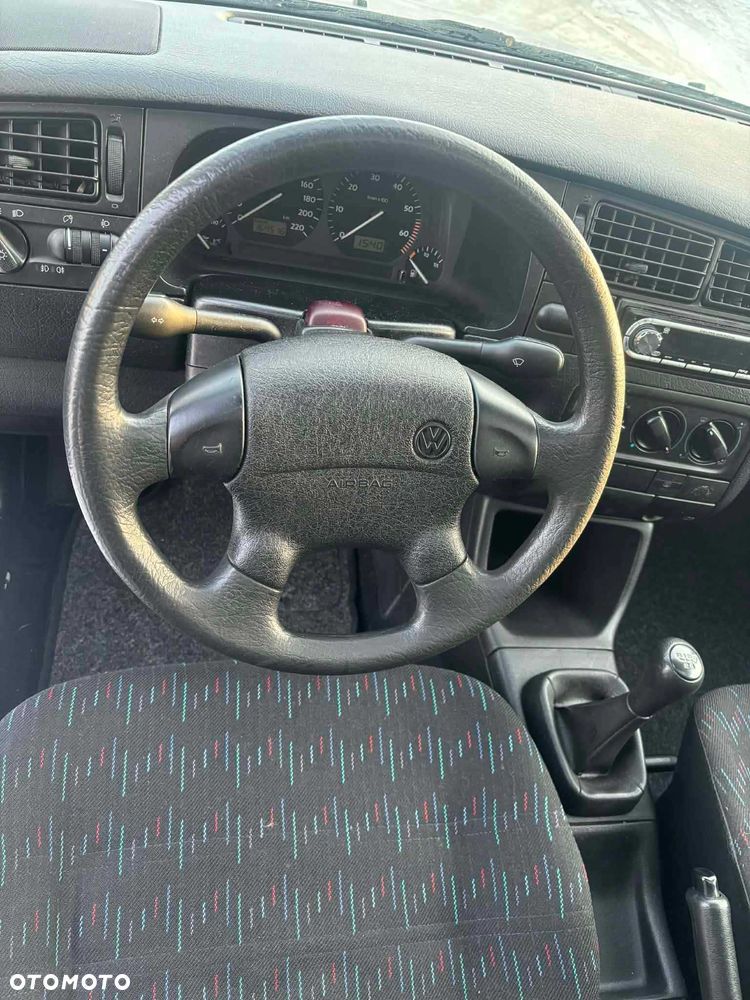Volkswagen Golf - 8