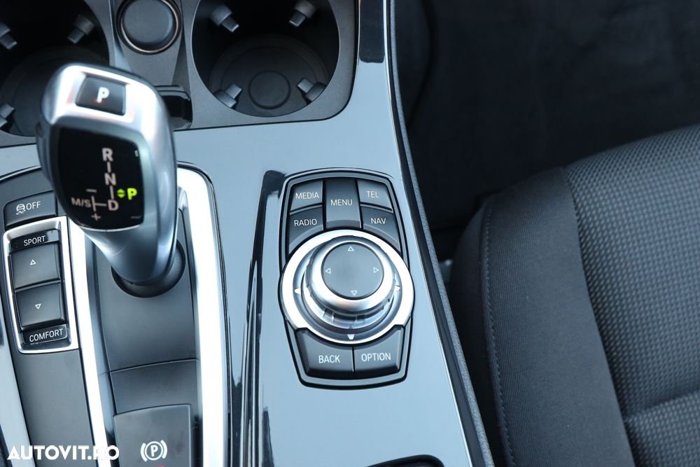 BMW Seria 5 520d Aut. - 28