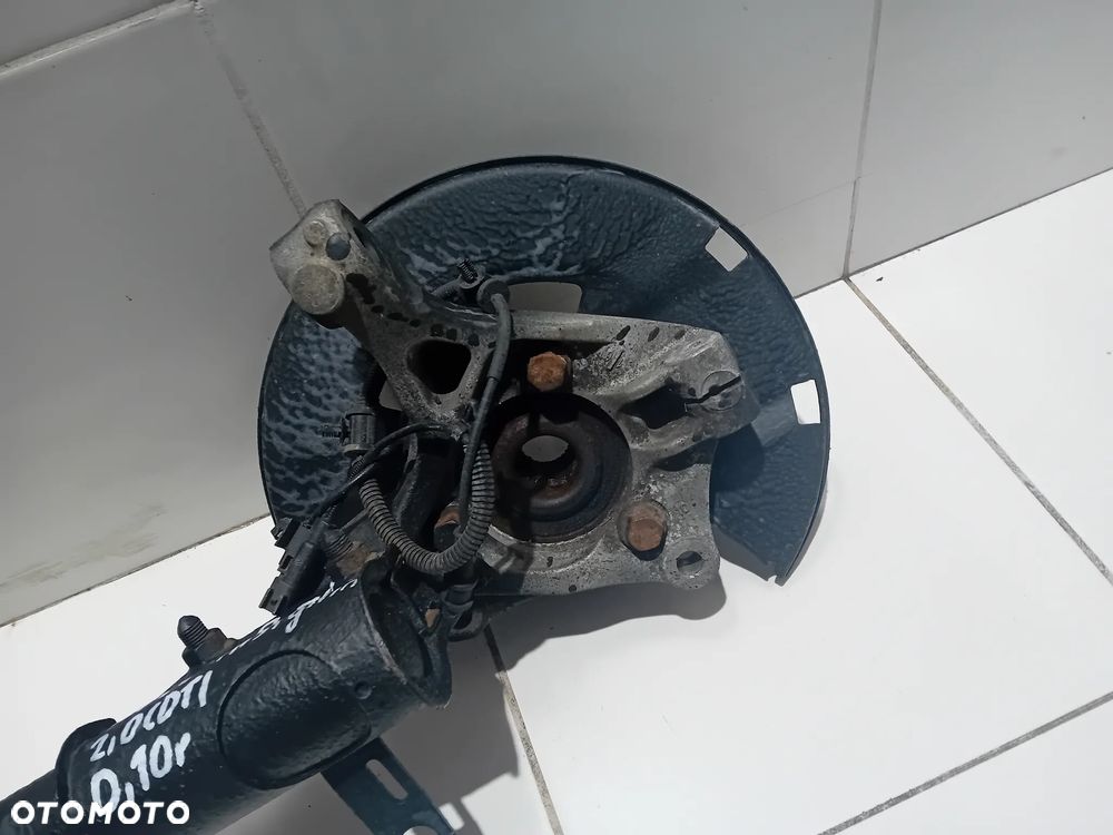 makperson zwrotnica prawy przód Opel Insignia 2.0 D 2010 - 2